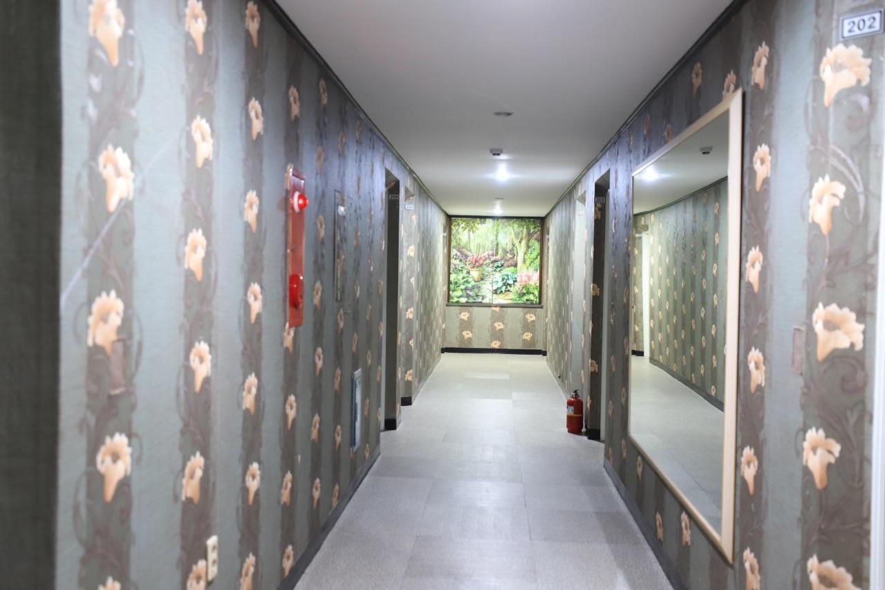 ג'גו Twins Hotel מראה חיצוני תמונה