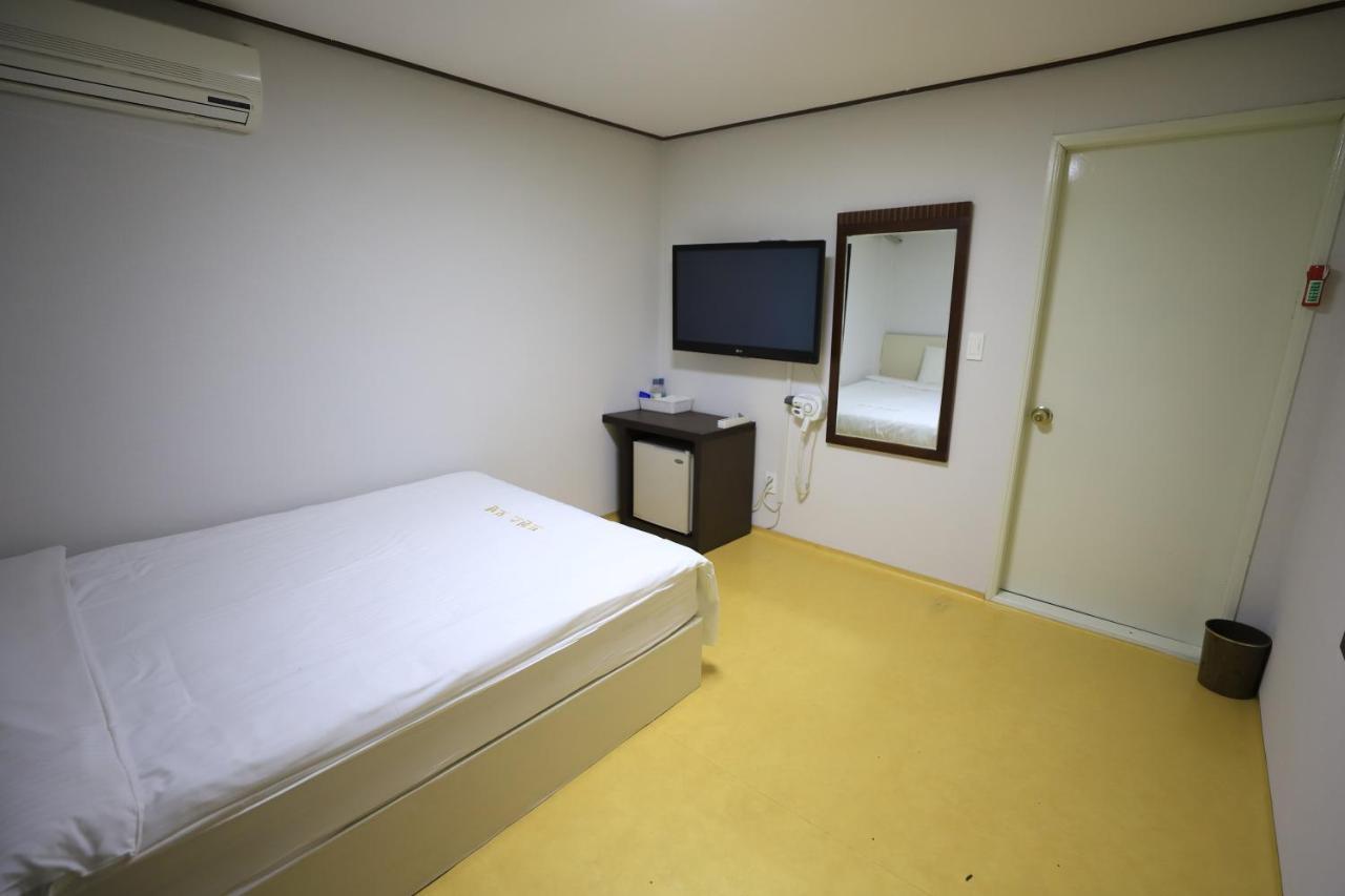 ג'גו Twins Hotel מראה חיצוני תמונה